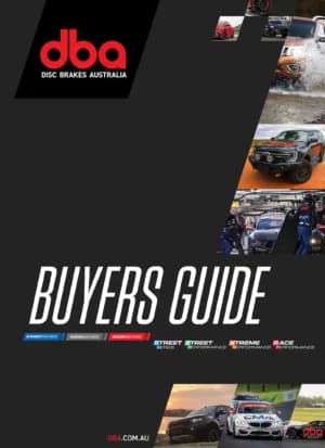 Couverture du guide d'achat des produits de frein DBA avec plusieurs images de véhicules et logo DBA sur fond sombre